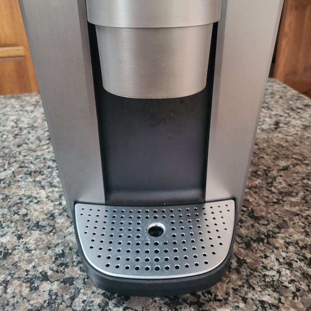 Keurig K-Elite C coffee maker brushed nickel w/ coffee grind holder like new con - Picture 2 of 8